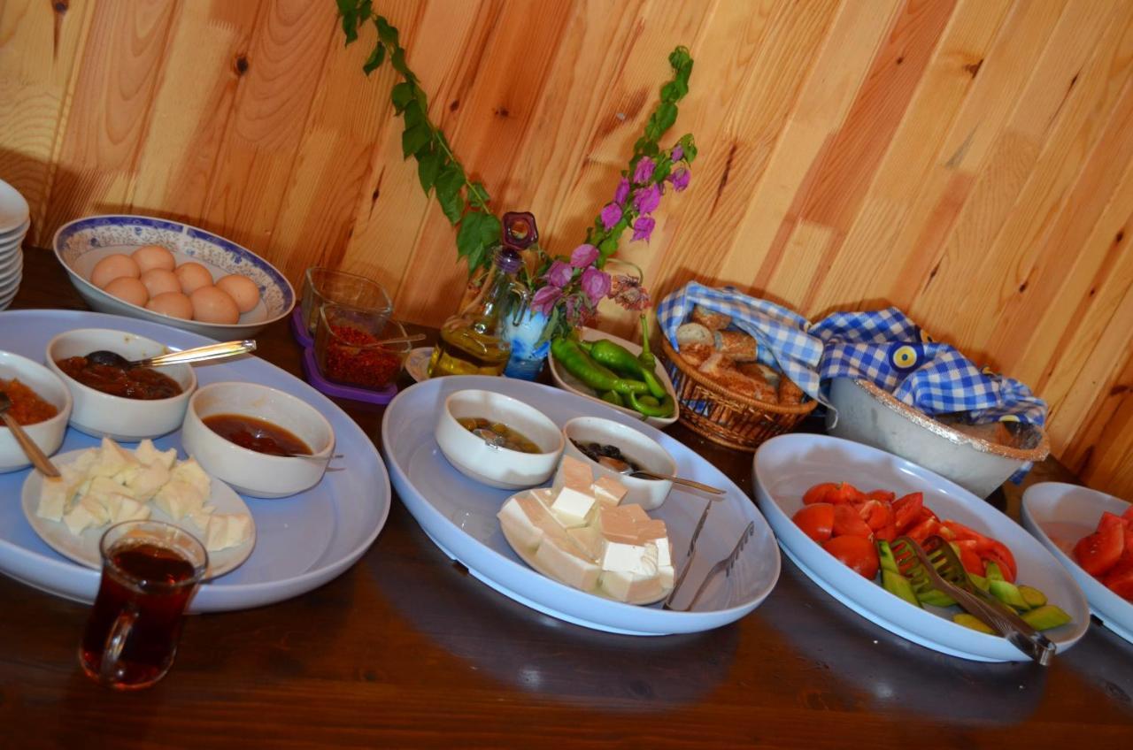 Tunays Pansiyon Bed & Breakfast Cirali Bagian luar foto