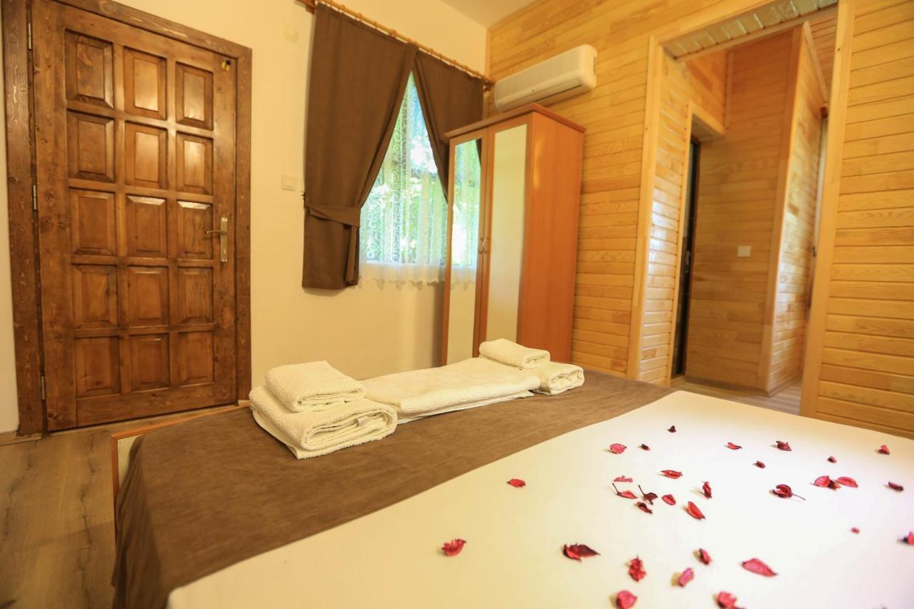 Tunays Pansiyon Bed & Breakfast Cirali Bagian luar foto